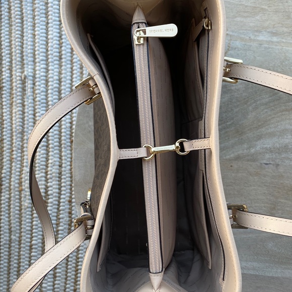 Michael Kors Totebag - Picture 3 of 6